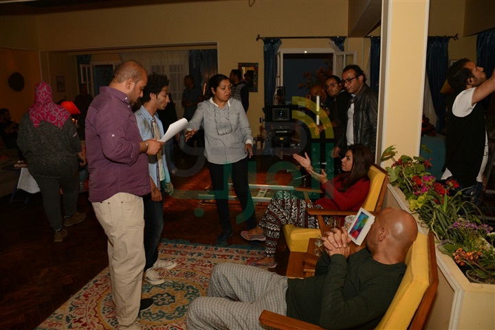 بالصور.. أشرف عبد الباقي يستكمل تصوير مسلسله الجديد بحضور "عائلة زيزو" بالصور.. أشرف عبد الباقي يستكمل تصوير مسلسله الجديد بحضور "عائلة زيزو"