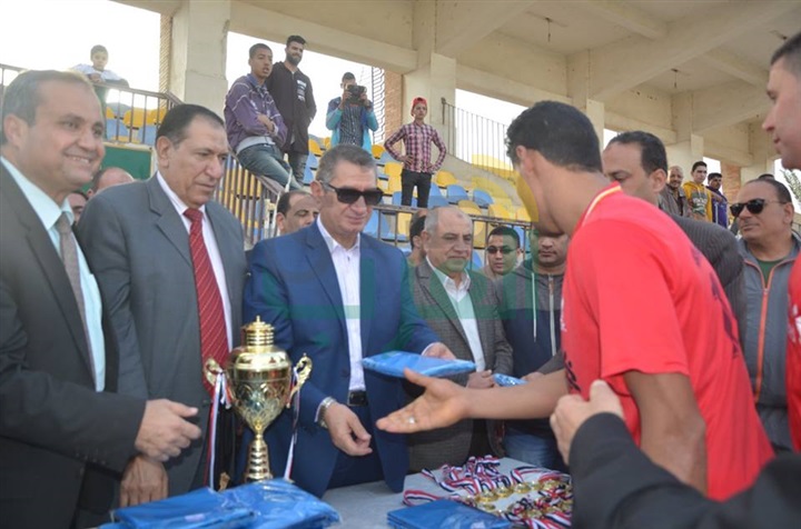 محافظ كفرالشيخ يشهد فوز فريق دسوق في نهائى تصفيات دورى مراكز الشباب
