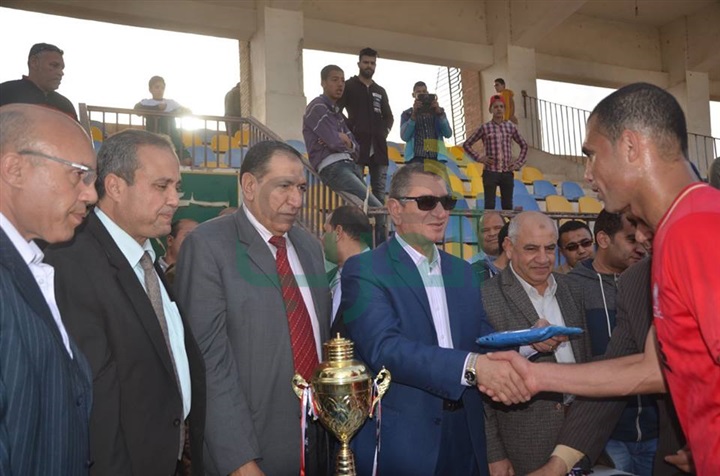 محافظ كفرالشيخ يشهد فوز فريق دسوق في نهائى تصفيات دورى مراكز الشباب