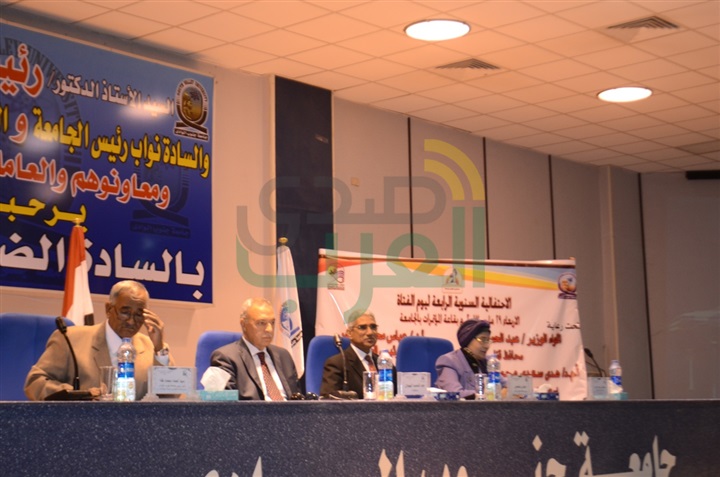 بالصور .. محافظ قنا ورئيس جامعة جنوب الوادي يشهدان الاحتفالية السنوية الرابعة بيوم الفتاه