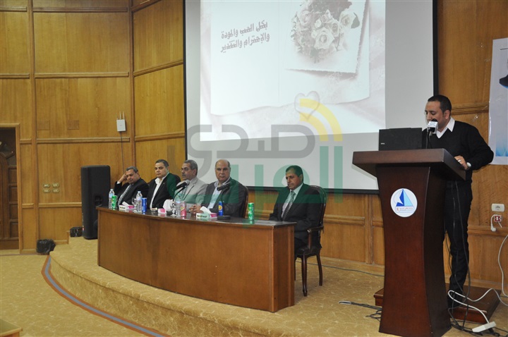 بالصور .. جامعة كفر الشيخ تكرم اثنين من القيادات بلغا سن المعاش القانونية