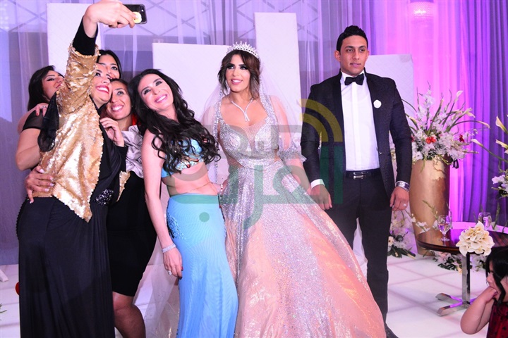 بالصور.. الليثي ودياب يشعلان زفاف "سمر" و"محمد" بحضور النجوم والمشاهير بالصور.. الليثي ودياب يشعلان زفاف "سمر" و"محمد" بحضور النجوم والمشاهير