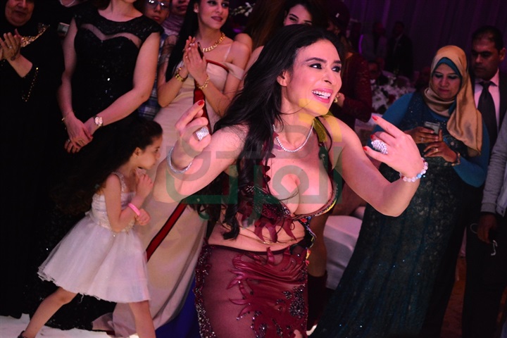 بالصور.. الليثي ودياب يشعلان زفاف "سمر" و"محمد" بحضور النجوم والمشاهير بالصور.. الليثي ودياب يشعلان زفاف "سمر" و"محمد" بحضور النجوم والمشاهير