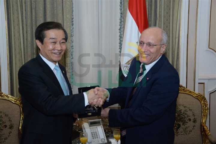 بالصور.. "العصار" يبحث سبل التعاون المشترك مع "كوريا" و"المجر"