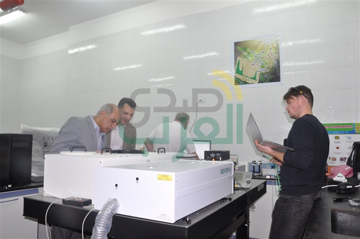 بالصور.. القمري يتابع تركيب أول جهاز ليزر للتحليل الضوئى بعلوم كفر الشيخ