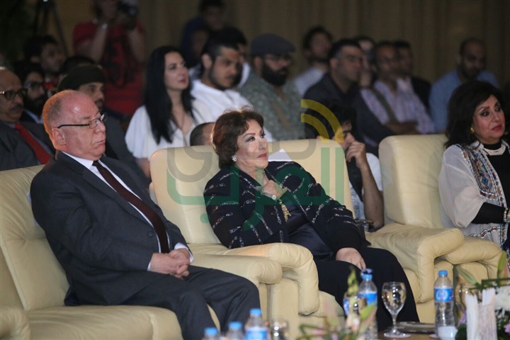 بالصور ..  تكريم نضال الشافعي وسامح حسين في حفل افتتاح مهرجان شرم الشيخ للمسرح الشبابي 