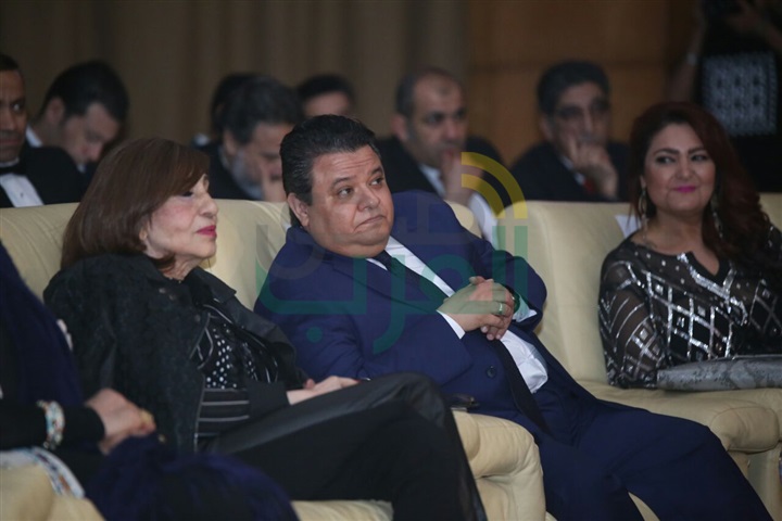 بالصور ..  تكريم نضال الشافعي وسامح حسين في حفل افتتاح مهرجان شرم الشيخ للمسرح الشبابي 