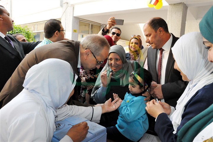 بالصور.. انطلاق حملة التطعيم ضد شلل الأطفال بالقليوبية