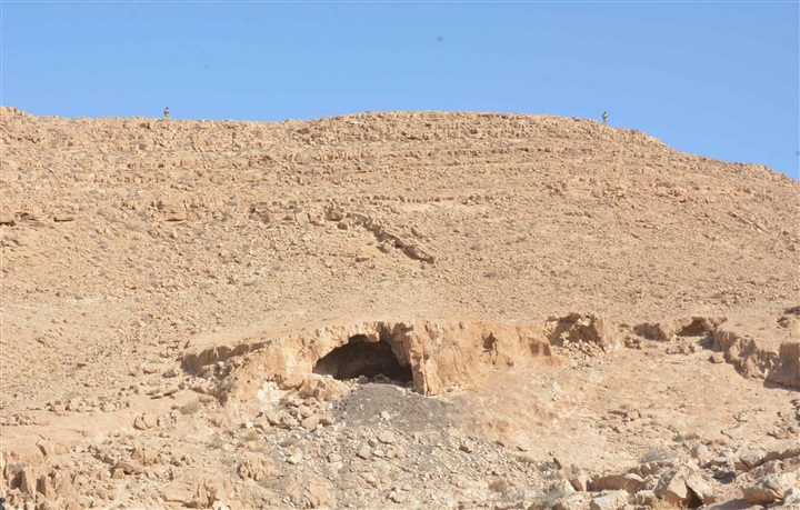 أبطال جيش الصمود يخوضون بإيمان ملحمة التحدي على سفح جبل الحلال أبطال جيش الصمود يخوضون بإيمان ملحمة التحدي على سفح جبل الحلال