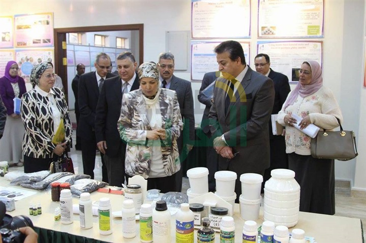 "عبدالغفار" يؤكد دعم الوزارة لجميع المراكز والمعاهد البحثية فى مصر