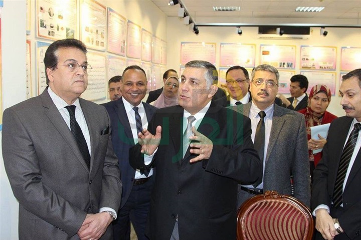 "عبدالغفار" يؤكد دعم الوزارة لجميع المراكز والمعاهد البحثية فى مصر