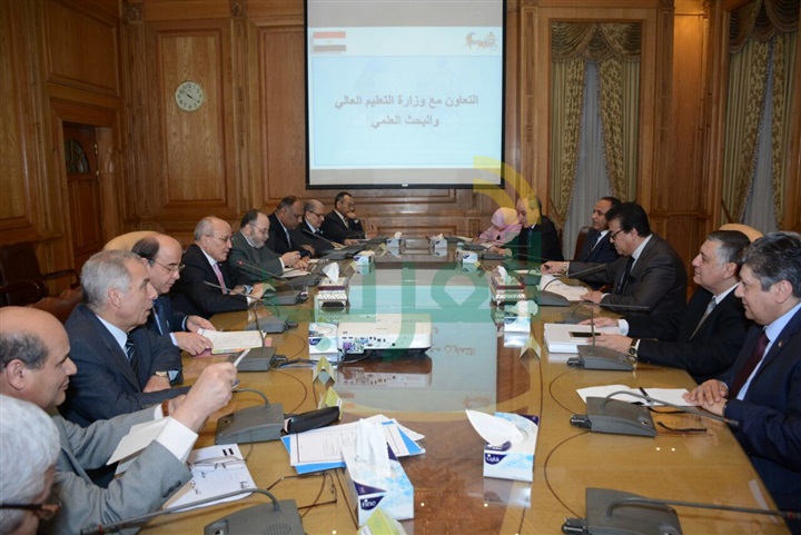 بالصور.. "العصار" و"عبد الغفار" يبحثان تطوير البحث العلمي والتعليم الفنى