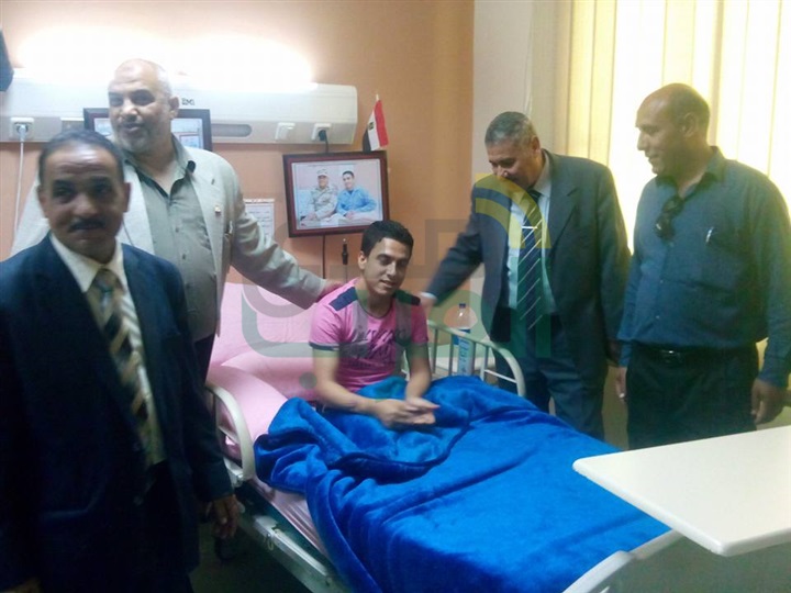 بالصور..طلاب كفر الشيخ يزورون مصابي العمليات الإرهابية بالمستشفي العسكري