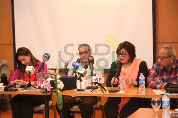 بالصور.. ندوة كرم مطاوع ضمن مهرجان شرم الشيخ للمسرح الشبابي بالصور.. ندوة كرم مطاوع ضمن مهرجان شرم الشيخ للمسرح الشبابي