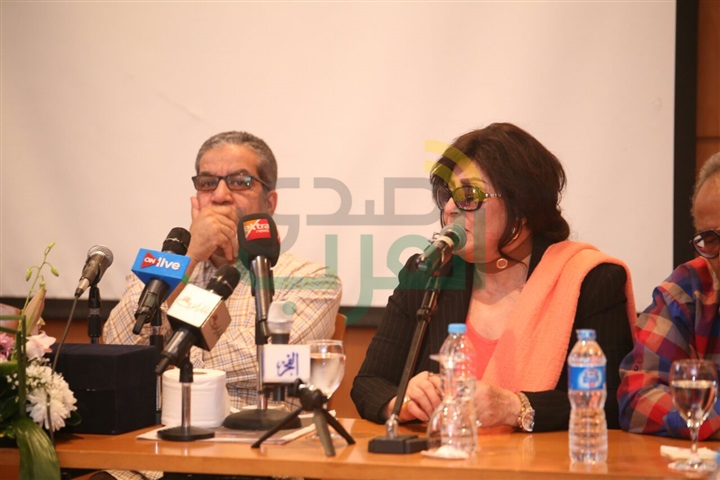 بالصور.. ندوة كرم مطاوع ضمن مهرجان شرم الشيخ للمسرح الشبابي بالصور.. ندوة كرم مطاوع ضمن مهرجان شرم الشيخ للمسرح الشبابي