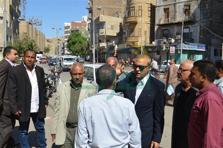 بالصور.. محافظ قنا يتفقد المقر الجديد لمجلس المدينة