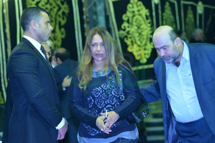 بالصور .. انتهاء عزاء والدة الإعلاميه بوسى شلبى