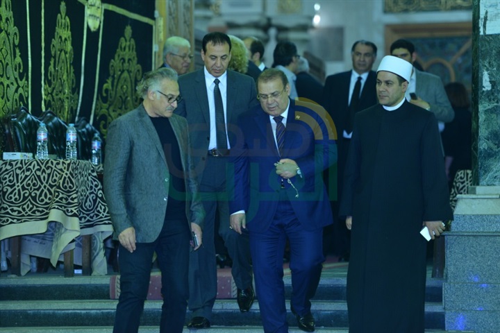بالصور .. انتهاء عزاء والدة الإعلاميه بوسى شلبى