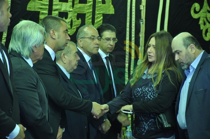 بالصور .. انتهاء عزاء والدة الإعلاميه بوسى شلبى