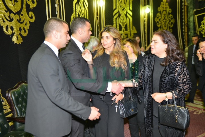 بالصور .. انتهاء عزاء والدة الإعلاميه بوسى شلبى