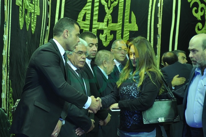 بالصور .. انتهاء عزاء والدة الإعلاميه بوسى شلبى