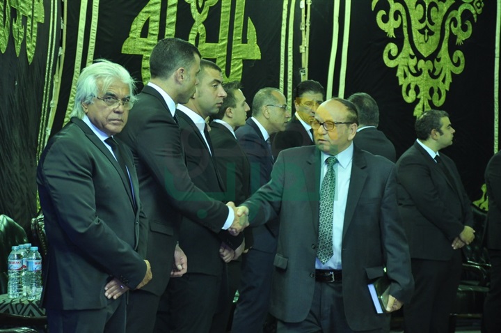بالصور .. انتهاء عزاء والدة الإعلاميه بوسى شلبى