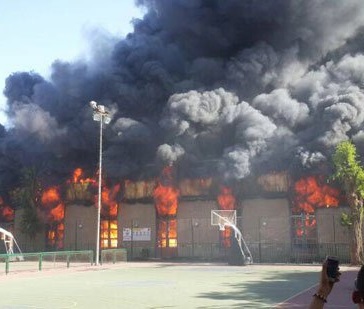 بالصور.. حريق هائل في صالة الجمباز التابعة لنادي الجزيرة