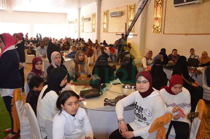 بالصور.. محافظ كفر الشيخ  يكرم 312 طالبًا في احتفالية التربية والتعليم بيوم اليتم