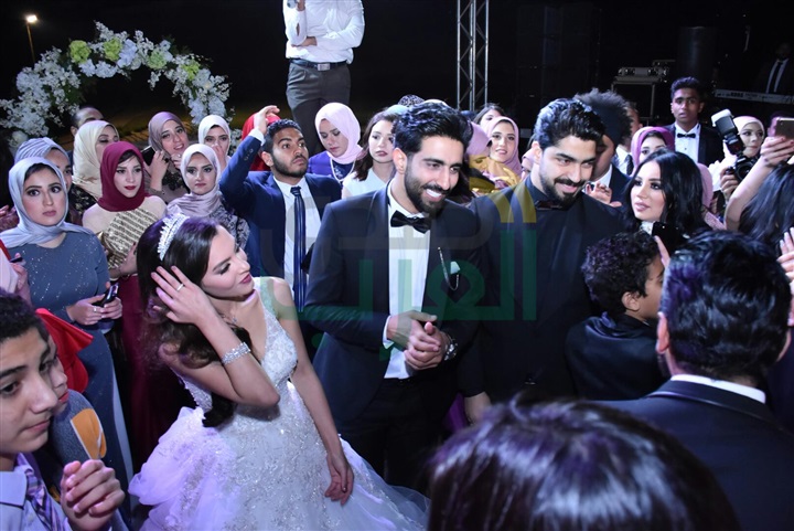 بالصور .. حفل زفاف "كارمن سليمان" بحضور النجوم بالصور .. حفل زفاف "كارمن سليمان" بحضور النجوم