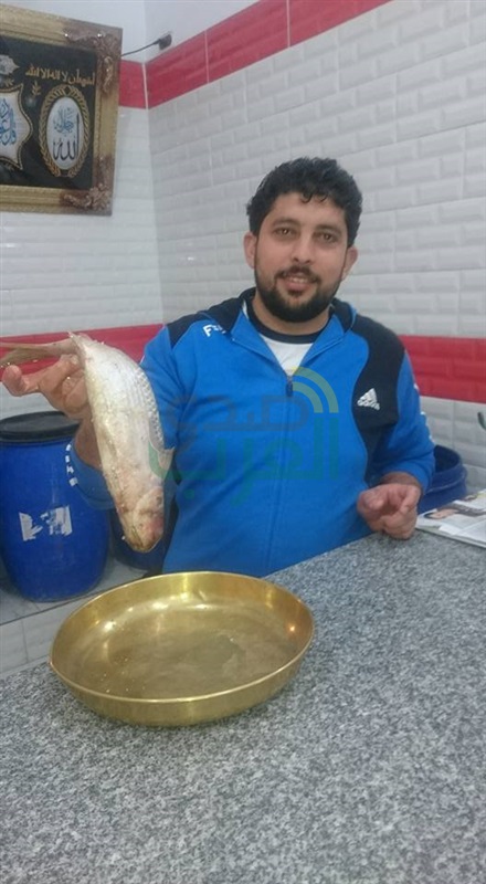 بالصور.. محلات الفسيخ بكفر الشيخ تستعد لشم النسيم