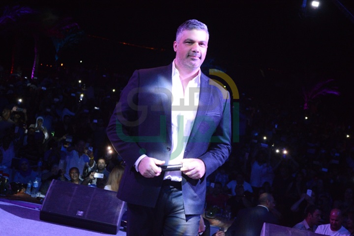 بالصور.. فارس كرم والراقصة "لونا" يشعلان حفلات الربيع بـ"طابا هايتس" بالصور.. فارس كرم والراقصة "لونا" يشعلان حفلات الربيع بـ"طابا هايتس"