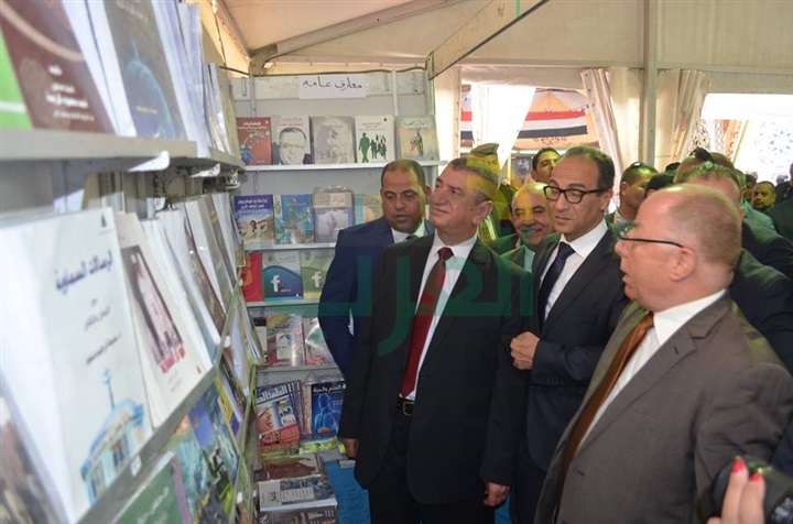 بالصور.. النمنم ومحافظ كفر الشيخ يفتتحان معرض القاهرة الدولي للكتاب بدسوق