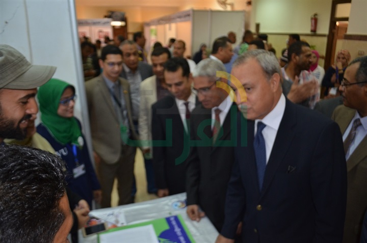 بالصور.. محافظ قنا ورئيس جامعة جنوب الوادي يفتتحان الملتقى التوظيفي الثالث