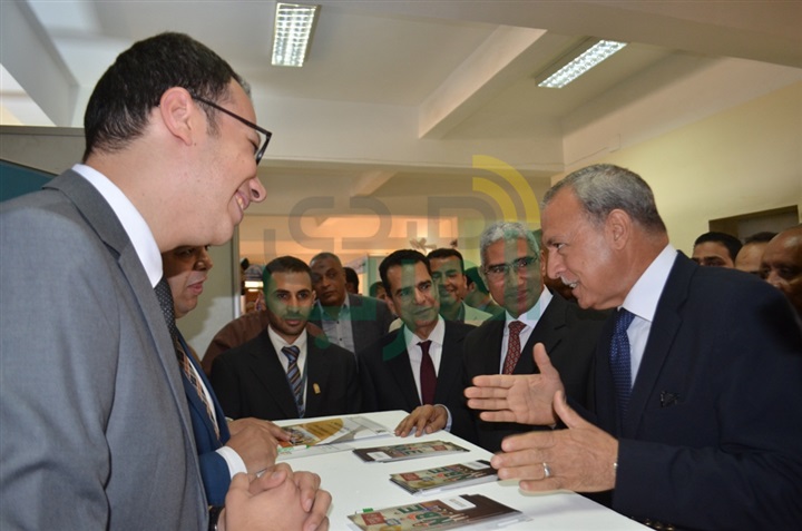 بالصور.. محافظ قنا ورئيس جامعة جنوب الوادي يفتتحان الملتقى التوظيفي الثالث