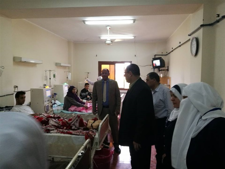 بالصور .. زيارة مفاجأة لوكيل صحة القليوبية بمستشفى كفر شكر