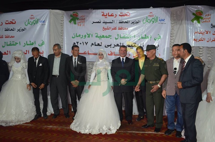 بالفيديو والصور .. محافظ كفر الشيخ يكرم الأطفال والعرائس الأيتام في "يوم اليتيم"