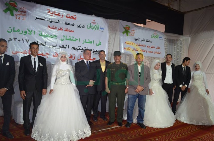 بالفيديو والصور .. محافظ كفر الشيخ يكرم الأطفال والعرائس الأيتام في "يوم اليتيم"