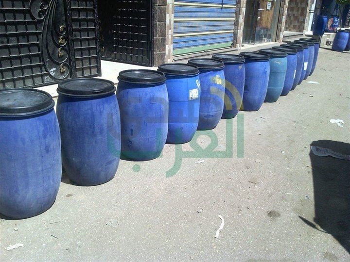 بالصور.. محلات الفسيخ بكفر الشيخ تستعد لشم النسيم