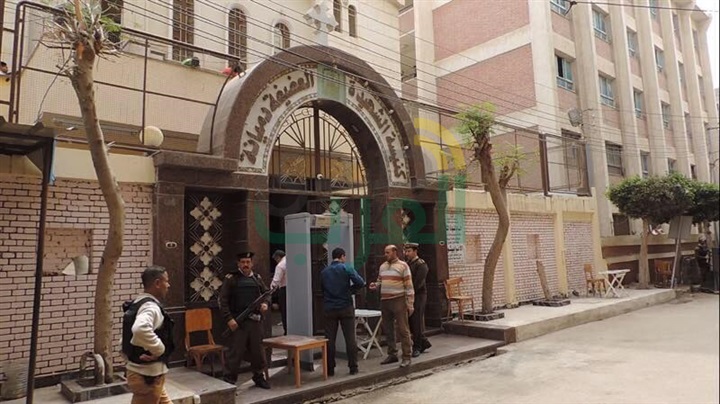 بالصور.. مدير أمن كفر الشيخ يتفقد الحالة الأمنية بمحيط الكنائس عقب تفجير طنطا