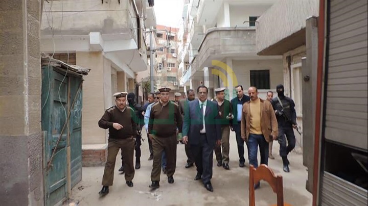 بالصور.. مدير أمن كفر الشيخ يتفقد الحالة الأمنية بمحيط الكنائس عقب تفجير طنطا
