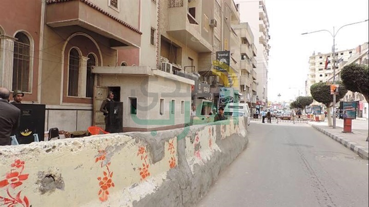 بالصور.. مدير أمن كفر الشيخ يتفقد الحالة الأمنية بمحيط الكنائس عقب تفجير طنطا