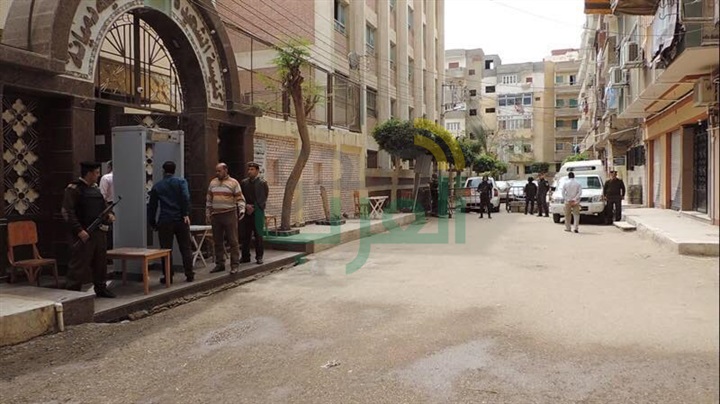 بالصور.. مدير أمن كفر الشيخ يتفقد الحالة الأمنية بمحيط الكنائس عقب تفجير طنطا