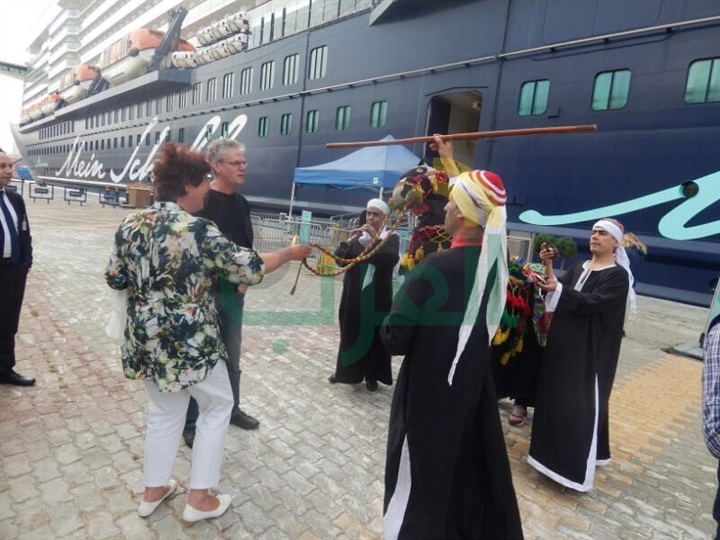 بالصور.. وصول 2366 سائحًا لميناء الإسكندرية
