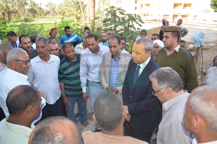 بالصور .. محافظ قنا يتفقد عدد من المشروعات الخدمية بمدينتي قوص وقفط