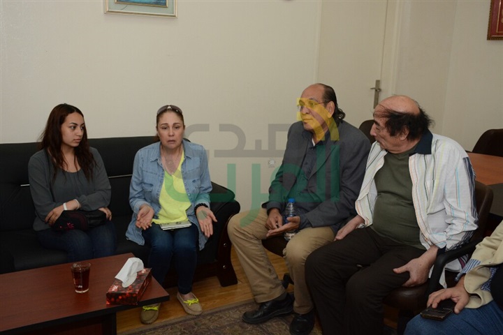 بالصور.. زيارة نجوم الفن لمصابي التفجير الإرهابي للكنيستين بالصور.. زيارة نجوم الفن لمصابي التفجير الإرهابي للكنيستين