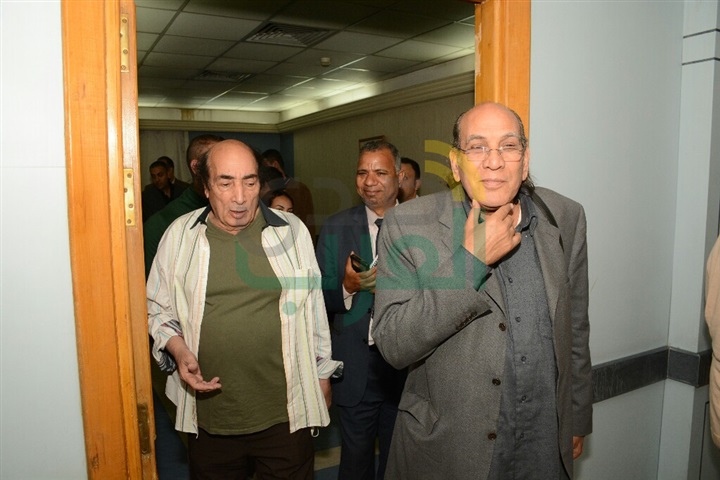 بالصور.. زيارة نجوم الفن لمصابي التفجير الإرهابي للكنيستين بالصور.. زيارة نجوم الفن لمصابي التفجير الإرهابي للكنيستين