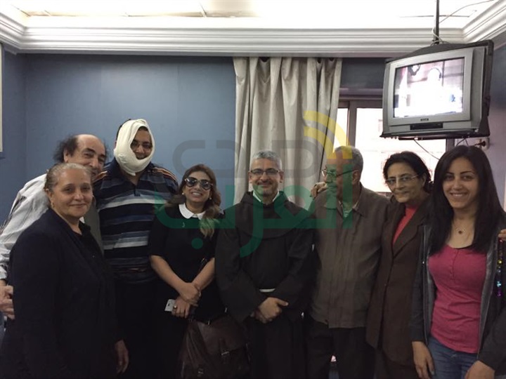 بالصور.. زيارة نجوم الفن لمصابي التفجير الإرهابي للكنيستين بالصور.. زيارة نجوم الفن لمصابي التفجير الإرهابي للكنيستين