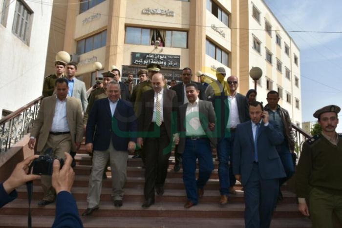 محافظ الشرقية يتفقد اللجان الانتخابية لمجلس النواب بمركز أبو كبير