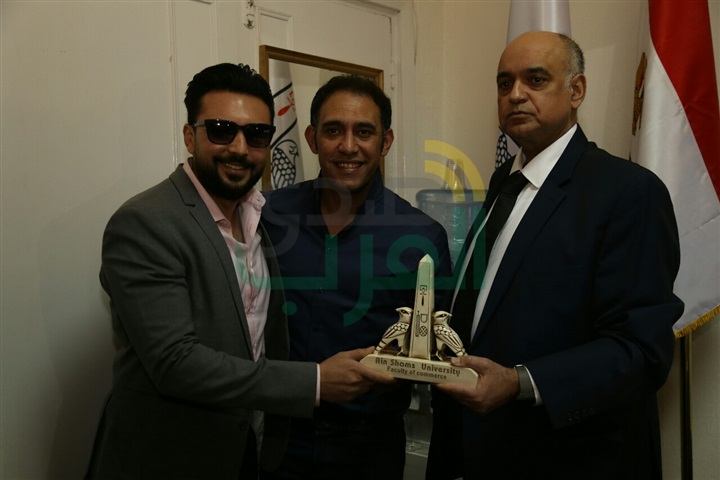 بالصور.. تكريم عمرو مصطفي بجامعة عين شمس بالصور.. تكريم عمرو مصطفي بجامعة عين شمس