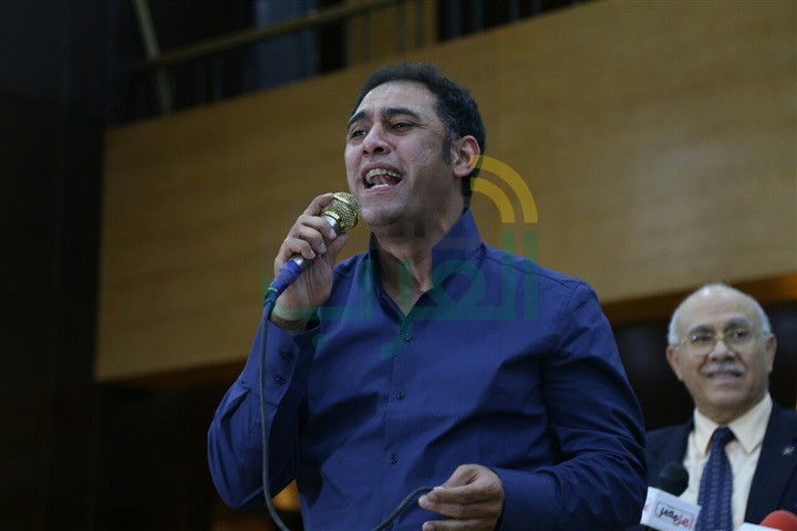 بالصور.. تكريم عمرو مصطفي بجامعة عين شمس بالصور.. تكريم عمرو مصطفي بجامعة عين شمس